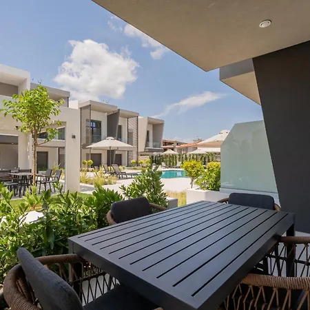 Olivion Pool Living