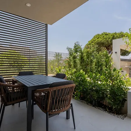 Olivion Pool Living Apartment *