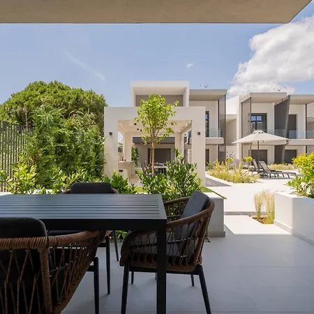 Olivion Pool Living Νικήτη